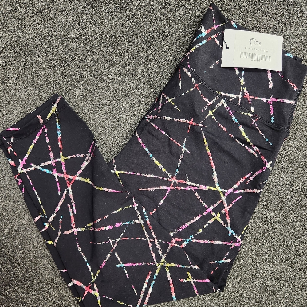 Zyia leggings